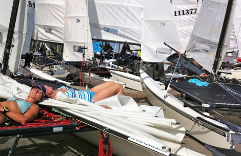 Hobiegirls_waiting_for_wind_2